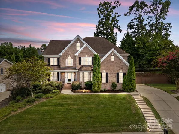 10015 Legolas Ln, Charlotte, NC 28269