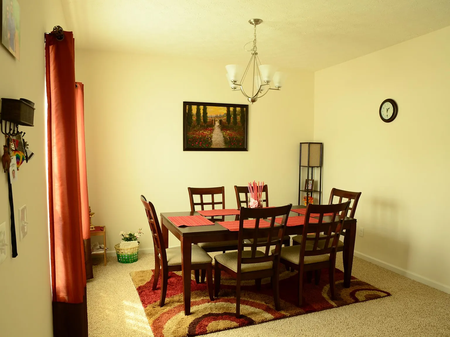 3 bed, 2.5 bath, 1900 sqft, $1,800 — Photo 3