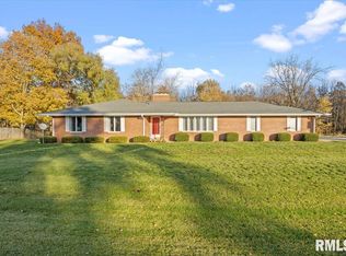 237 S State St, Greenview, IL 62642