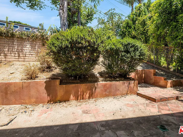 10645 Chiquita St — Photo 32