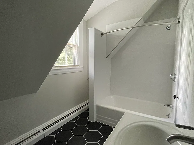 54 Salem St #6 — Photo 4
