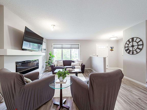 3rd image of 3211 Cherry Cres SW