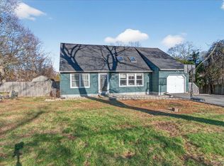 528 Lockwood Drive, Shirley, NY 11967