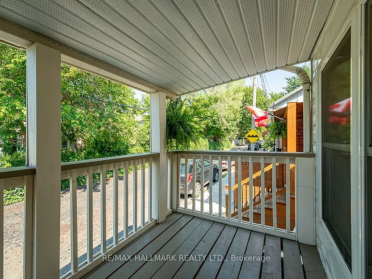 527 Craven Rd — Photo 2