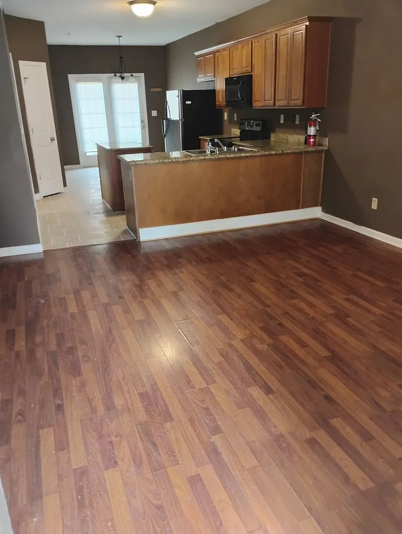 2925 Hargrove Road E — Photo 1