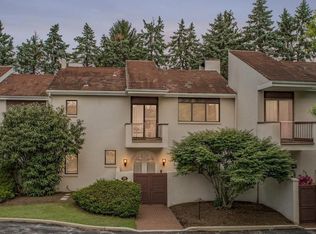 10 Dezac, Devon, PA