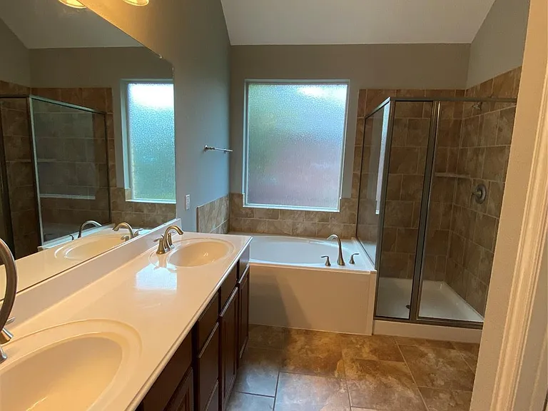 42 Black Swan Ct — Photo 30