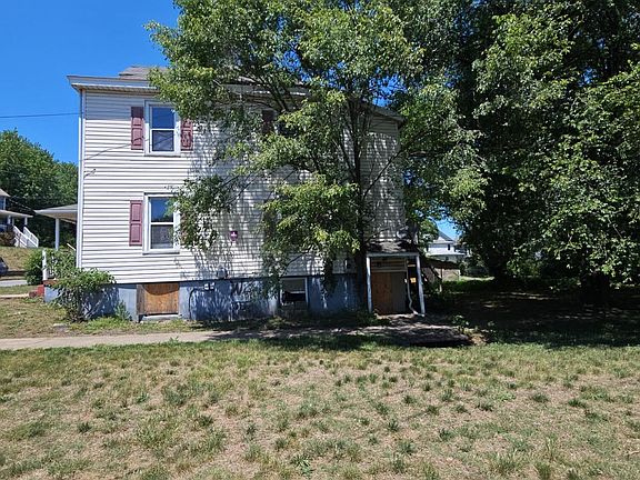 4th image of 522 6th St SE
