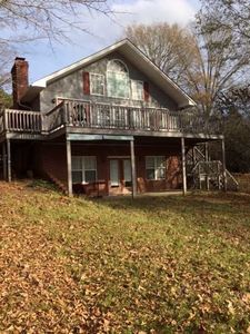 2880 Lake Rd, Ridgeway, SC, 29130