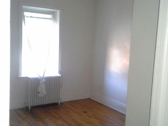 5th image of 40 102nd St APT 9