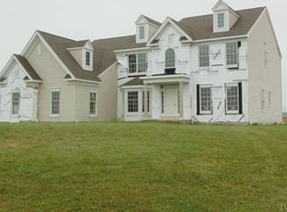5490 Brook Hill Dr, Slatington, PA 18080