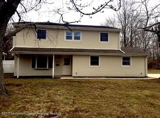 10 Carriage Rd N, Hazlet, NJ 07730