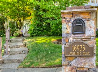 16935 Lakeridge Dr, Lake Oswego, OR 97034