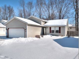 6109 Ridgeview Blvd, North Ridgeville, OH 44039