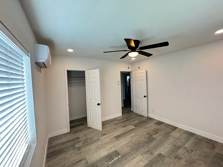 5428 Churchward St — Photo 20