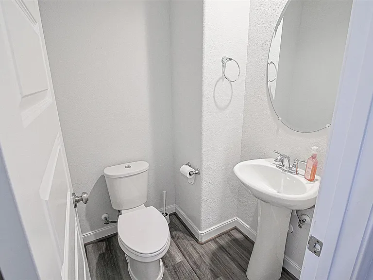 10005 Brickhouse Dr — Photo 13
