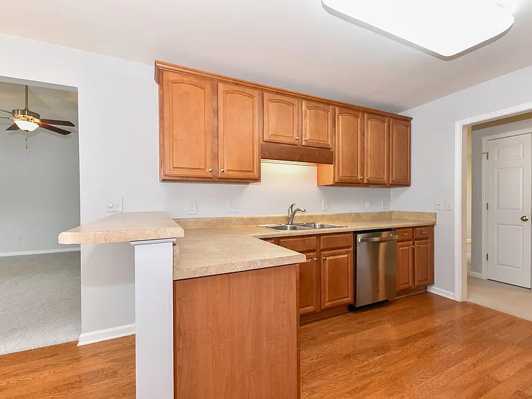 5011 Harness Ln — Photo 11