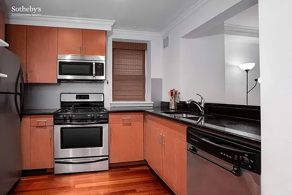 Sold by Sotheby's International Realty | media 13