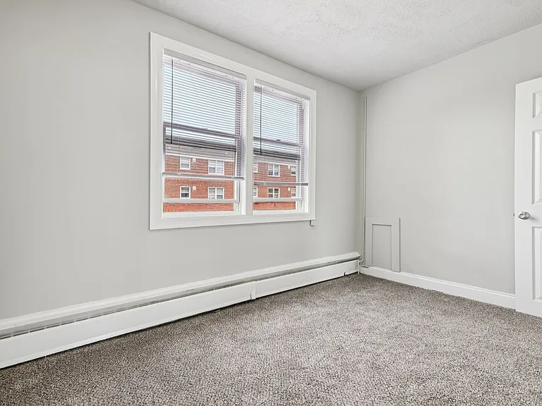 Oaklee Village Apartments — Photo 53
