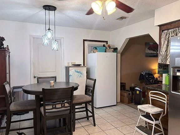 4th image of 1092 Howell Rd