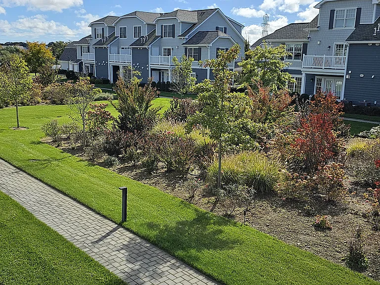 2 Village Green Dr — Photo 14