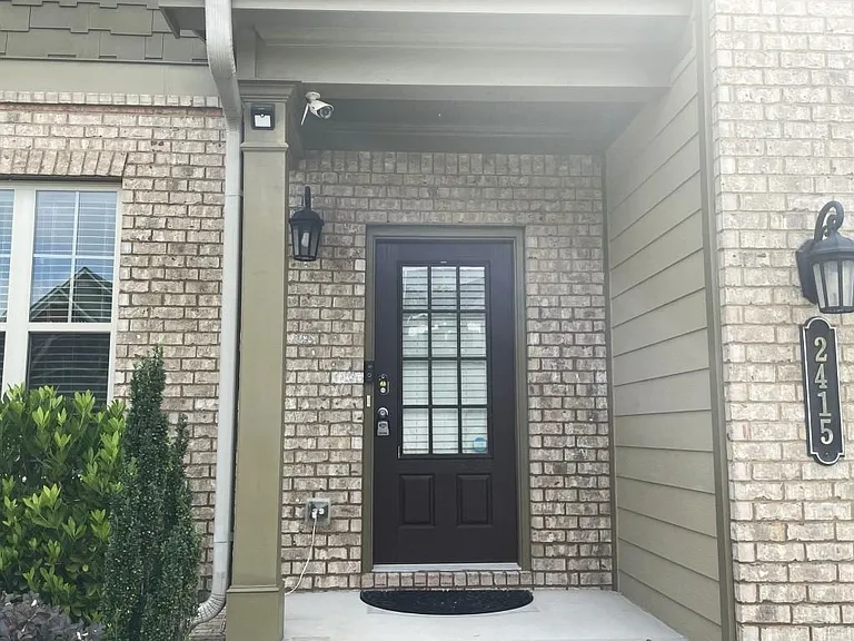 2415 Matlin Way — Photo 3
