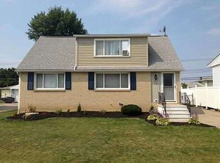 57 Deborah Ln, Cheektowaga, NY