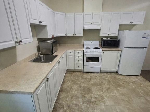 2nd image of 8 Sykes St S #7