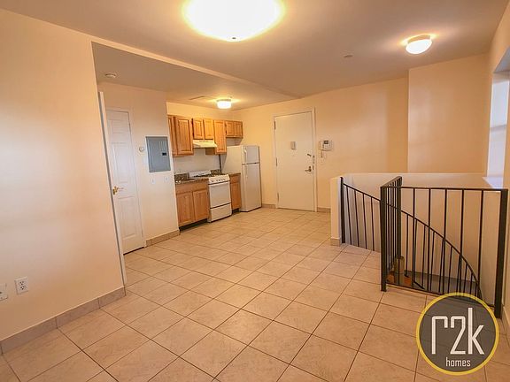 2nd image of 3035 31st St APT 1F