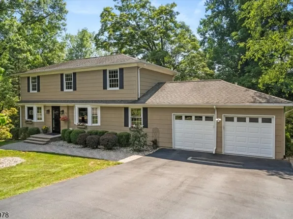 15 Woodland Terrace, High Bridge Boro, NJ 08829