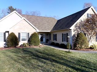 23 Village Dr, Atkinson, NH 03811