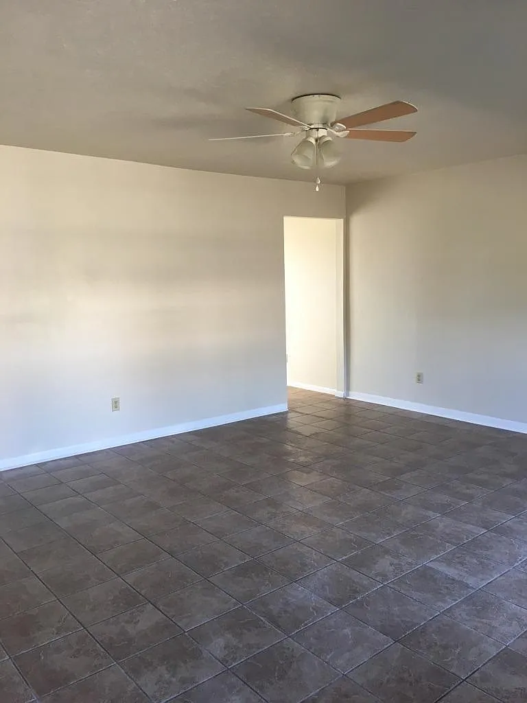 800 Belton Lane — Photo 4