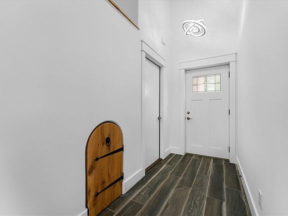 4th image of 9 Spalding Dr