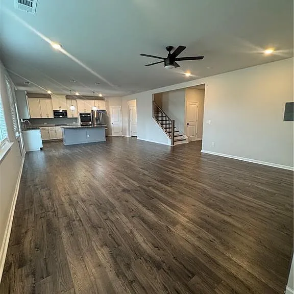 719 Saffron Blvd — Photo 6