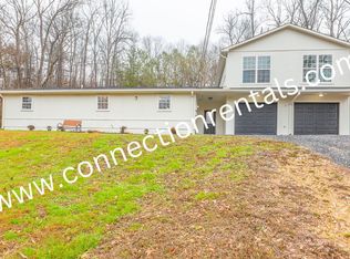 2705 Suncrest Dr, Dalton, GA 30720