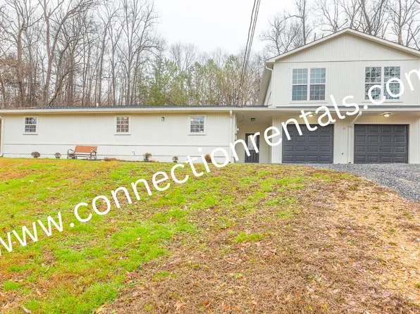 2705 Suncrest Dr, Dalton, GA 30720