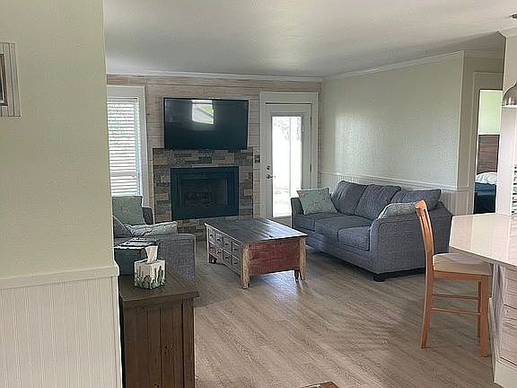 3rd image of 302 Saint Andrews St APT 101B
