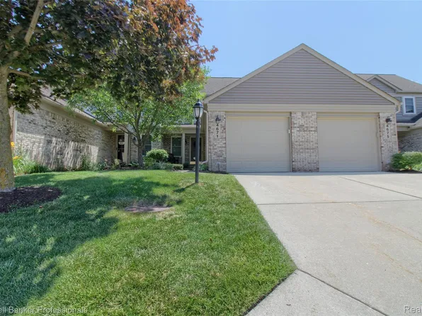 4671 Hunters Cir E, Canton, MI 48188
