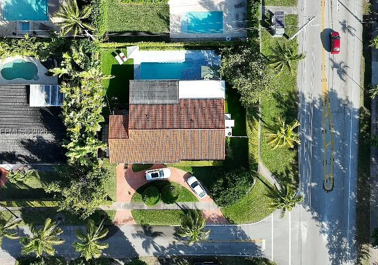 5715 SW 56th Ter — Photo 17