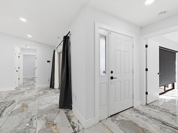3rd image of 1701 Mariners Cove