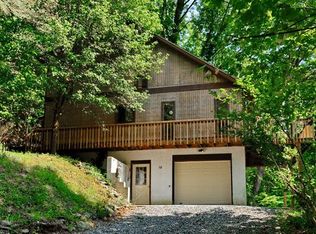 58 Slow Pace Ln, Waynesville, NC 28785