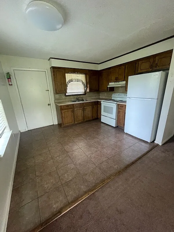 2 bed, 1.0 bath, 700 sqft, $500 — Photo 3