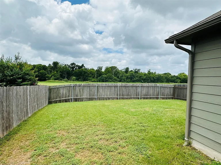 7521 Cedar Edge Dr — Photo 19