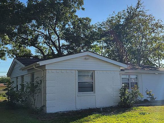 2nd image of 1234 Narcissus Ln