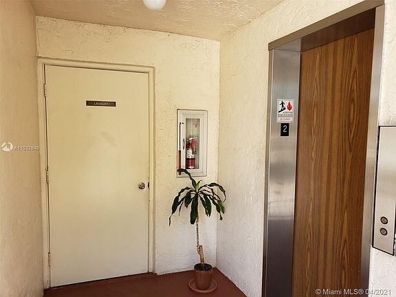 5th image of 9400 N Hollybrook Lake Dr APT 206