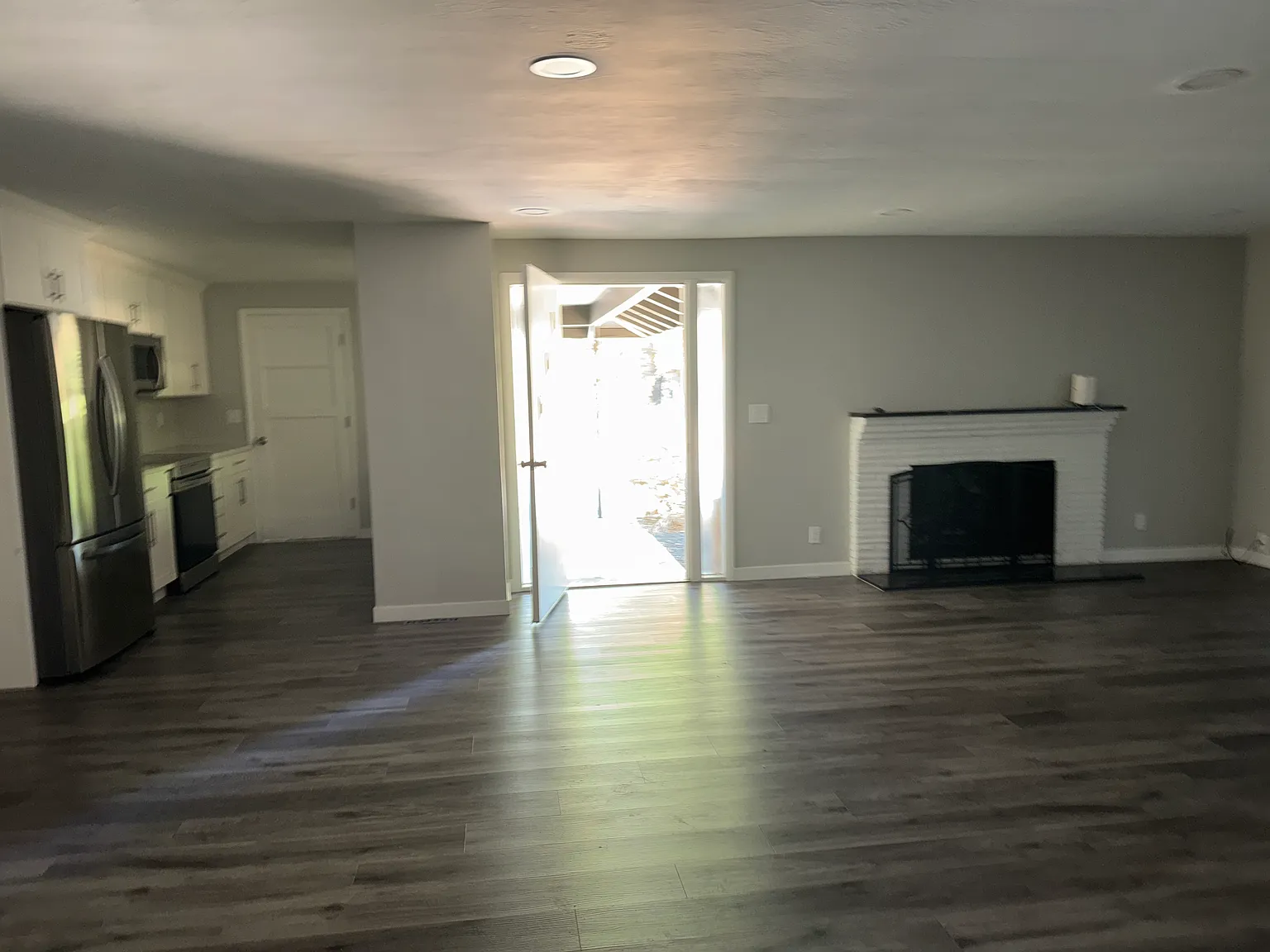 3 bed, 1602 sqft, $2,300 — Photo 4