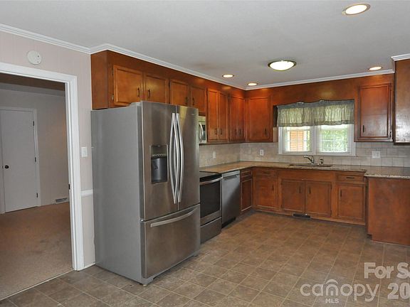 4th image of 3693 Bethlehem Rd