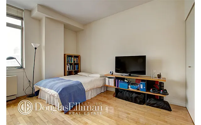 Sold by Douglas Elliman | media 18