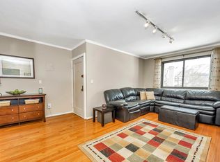 25 Lawrence Dr APT C, White Plains, NY