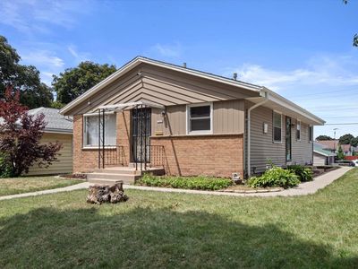 7424 West Carmen AVENUE, Milwaukee, WI, 53218